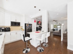8-6700 Rumble Street Burnaby, BC V5E 4H7