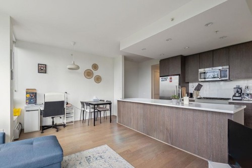 702-9060 University Crescent  Burnaby, BC V5A 0E1