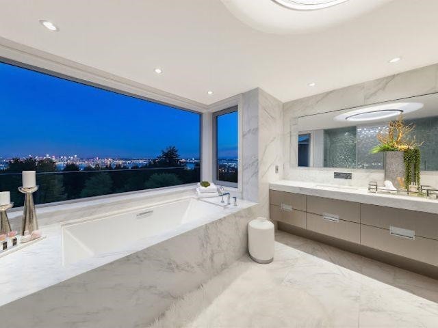 815 King Georges Way, West Vancouver, BC