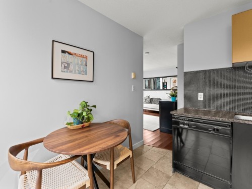 401-1238 Richards Street, Vancouver, BC 