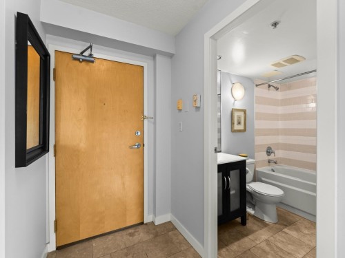 401-1238 Richards Street, Vancouver, BC 