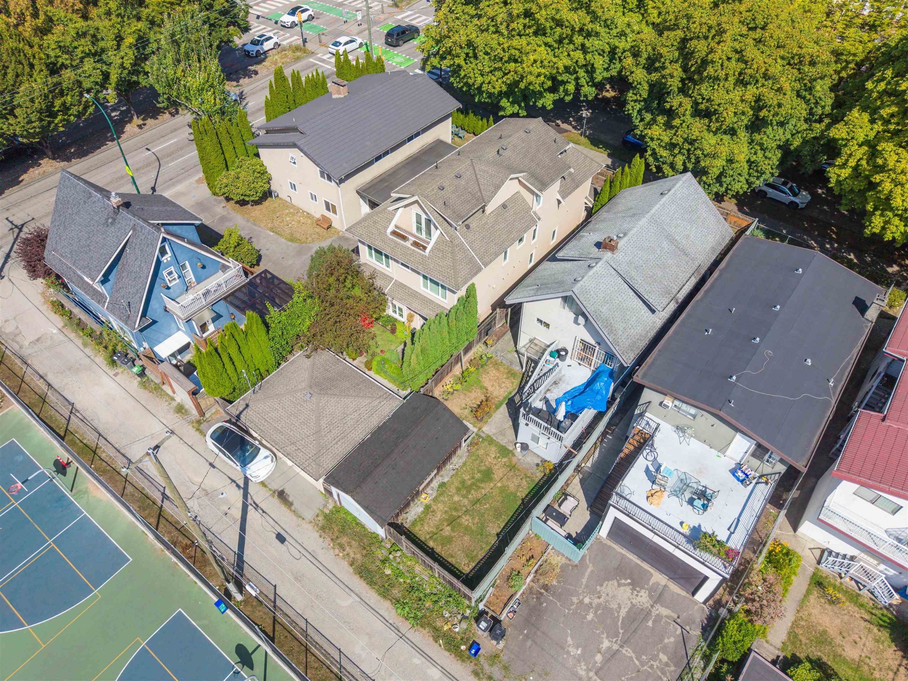 1324 10Th Avenue E, Vancouver, BC