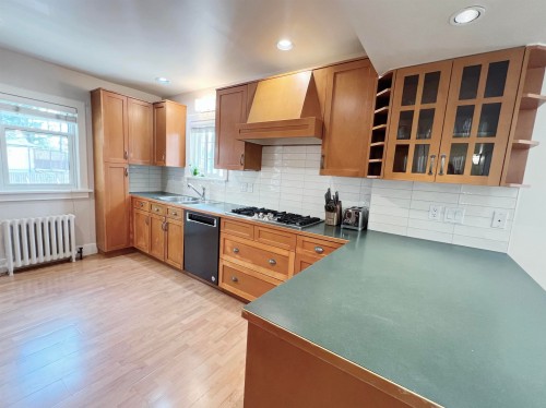 404 18Th Avenue W, Vancouver, BC 