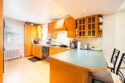 404 18Th Avenue W, Vancouver, BC 