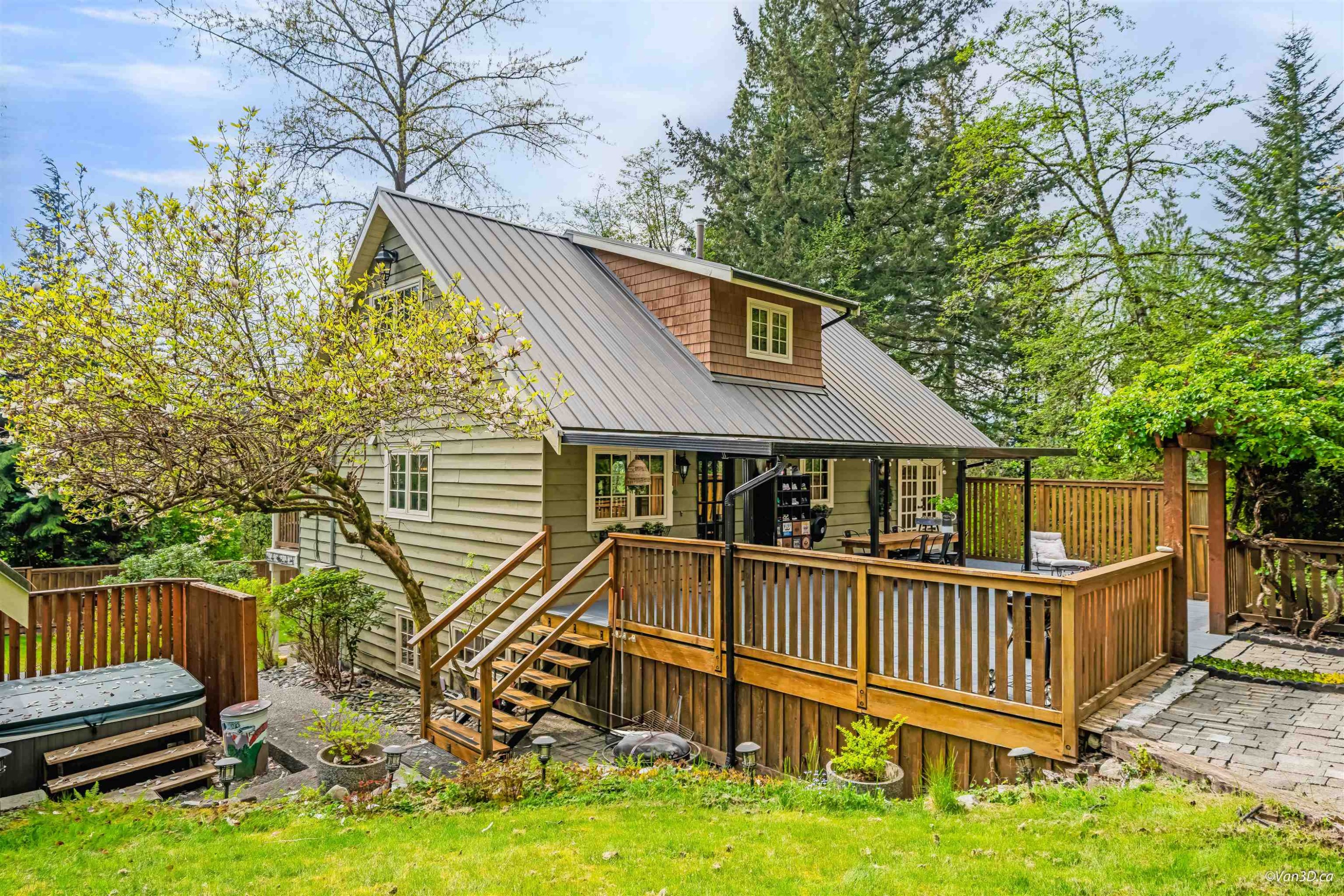 1570 East Road, Anmore, BC