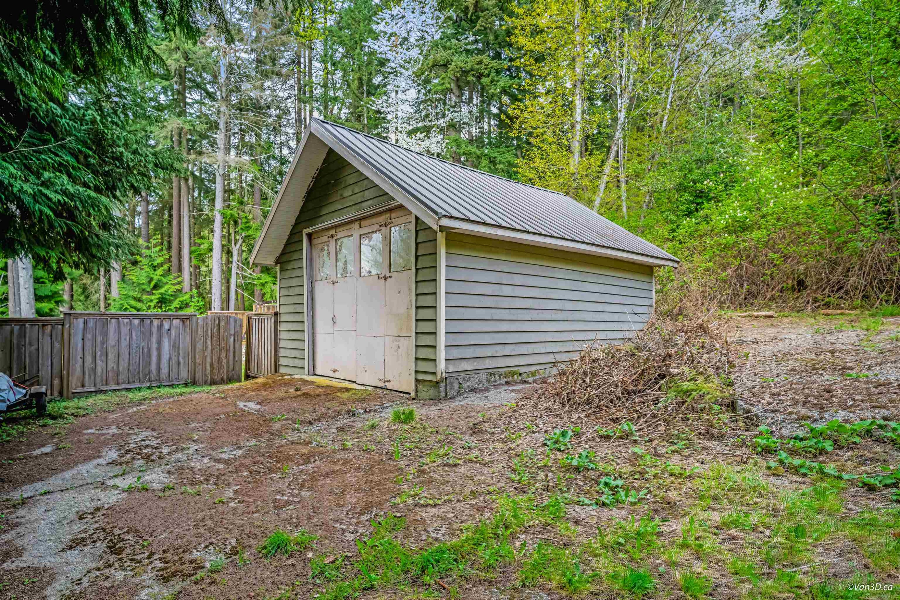 1570 East Road, Anmore, BC