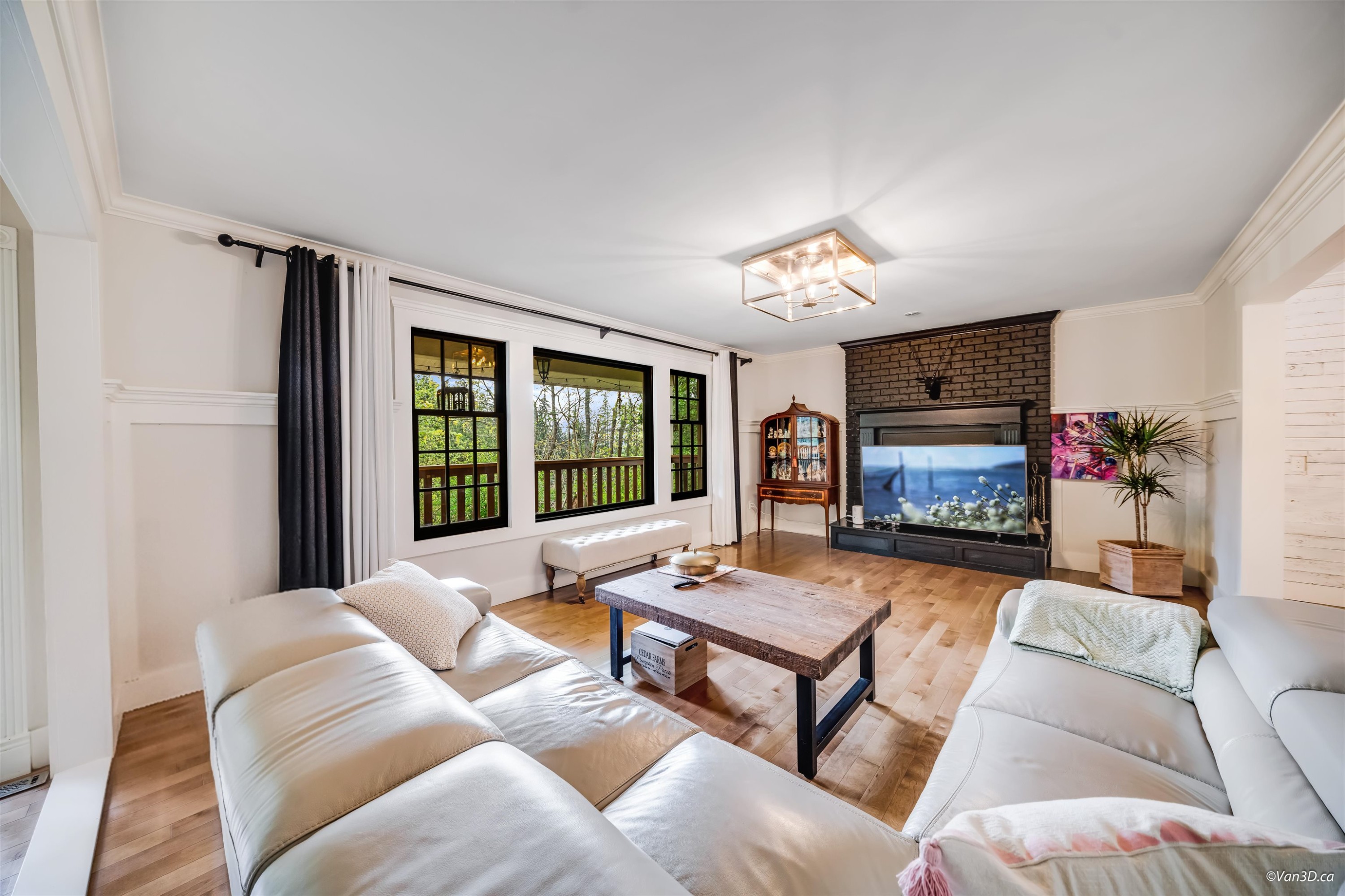 1570 East Road, Anmore, BC