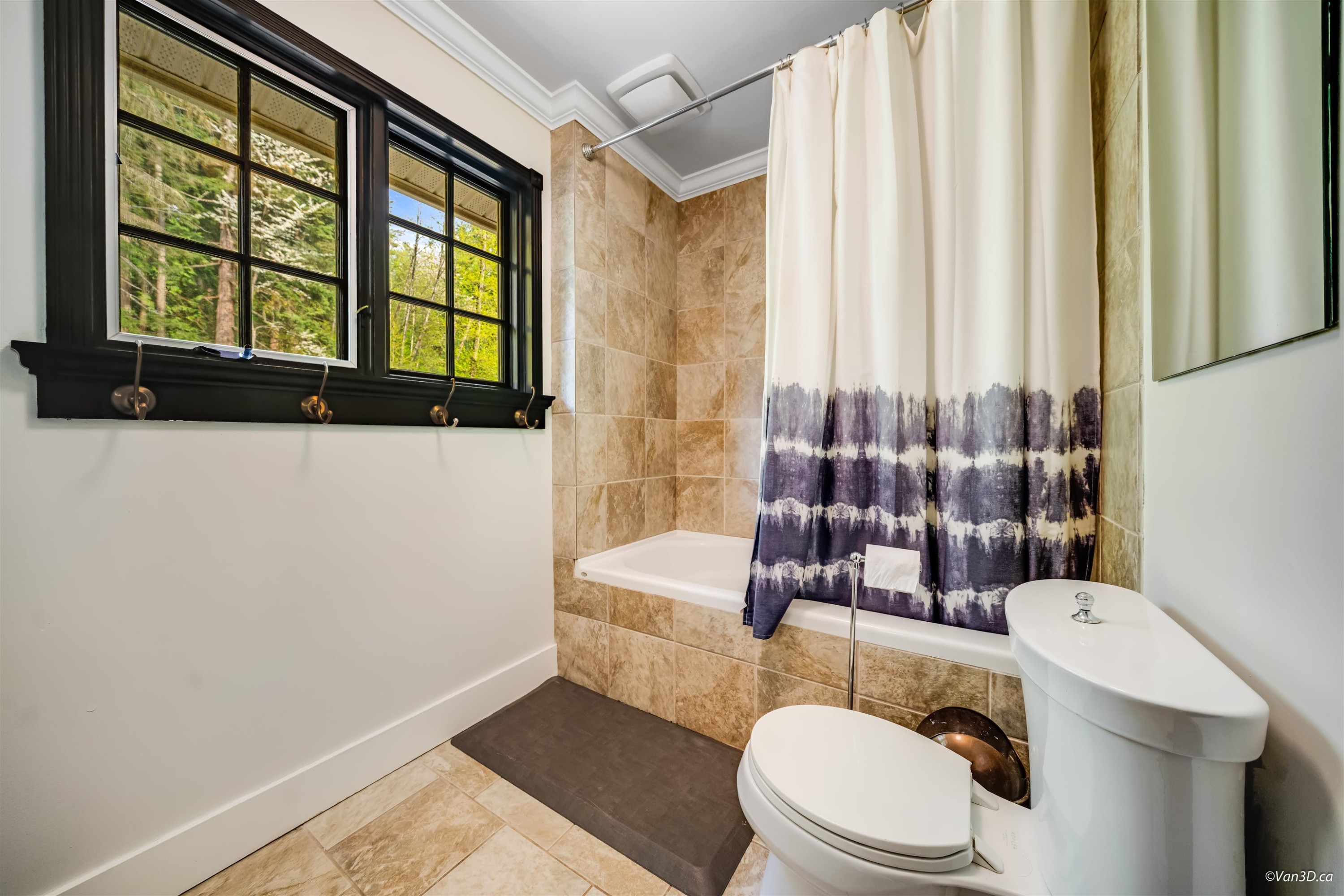 1570 East Road, Anmore, BC