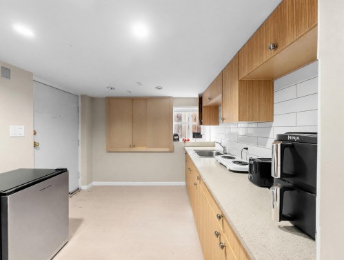 4058 17Th Avenue W, Vancouver, BC 
