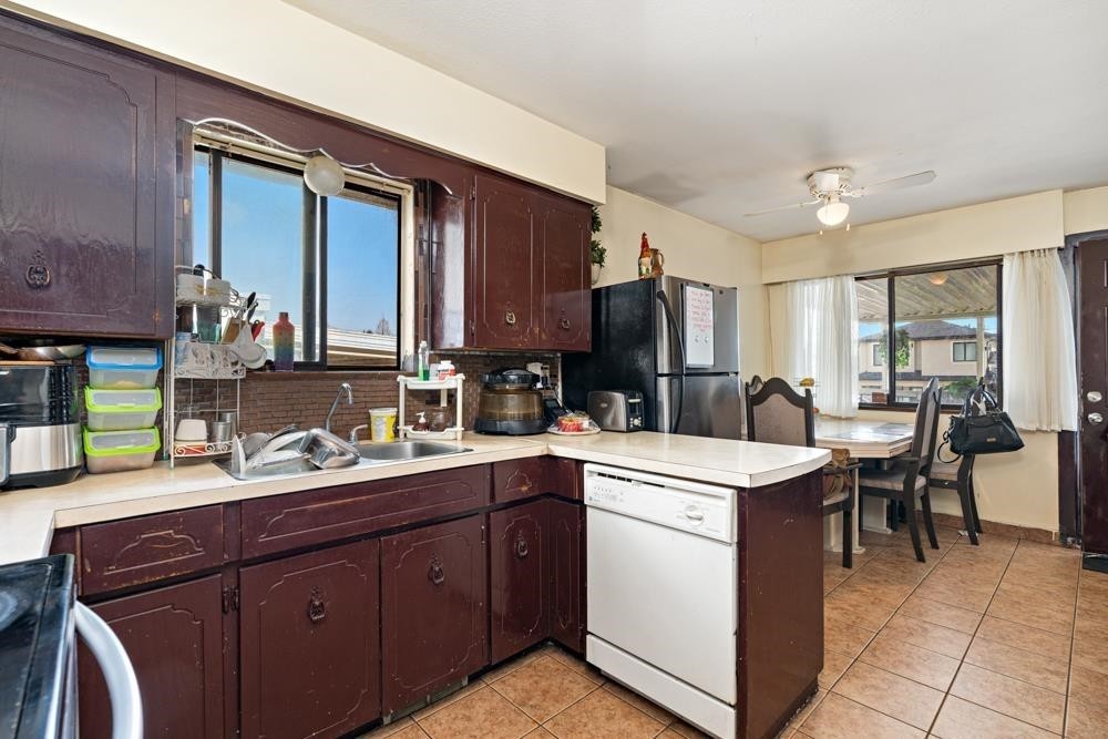 328 49Th Avenue E, Vancouver, BC