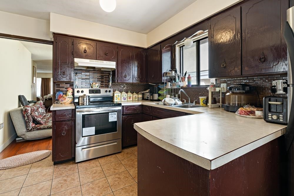 328 49Th Avenue E, Vancouver, BC