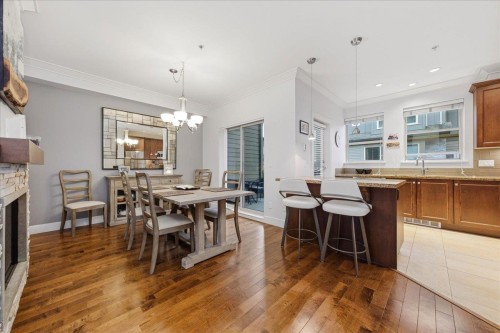24-897 Premier Street  North Vancouver, BC V7J 2G7