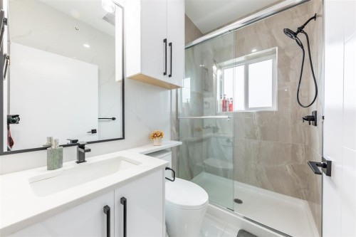 2975 42Nd Avenue E, Vancouver, BC 