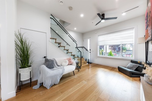 2975 42Nd Avenue E, Vancouver, BC 