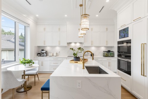 2755 38Th Avenue W, Vancouver, BC 