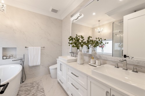 2755 38Th Avenue W, Vancouver, BC 