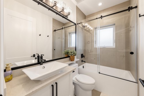 2755 38Th Avenue W, Vancouver, BC 