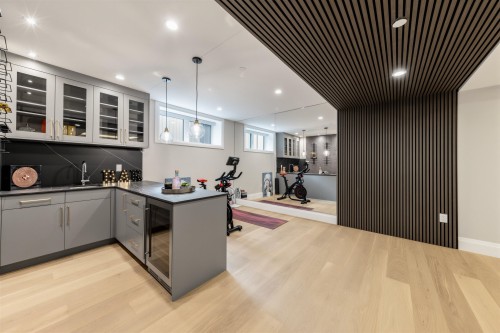 2755 38Th Avenue W, Vancouver, BC 