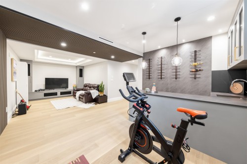 2755 38Th Avenue W, Vancouver, BC 