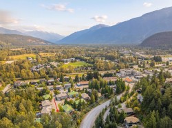 9-7467 Prospect Street Pemberton, BC V0N 2L1