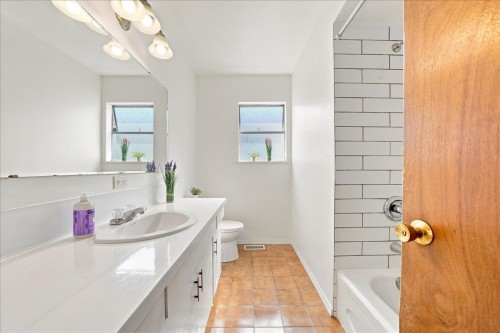 5884 Ormidale Street, Vancouver, BC 