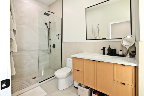 4015 Victoria Drive, Vancouver, BC 