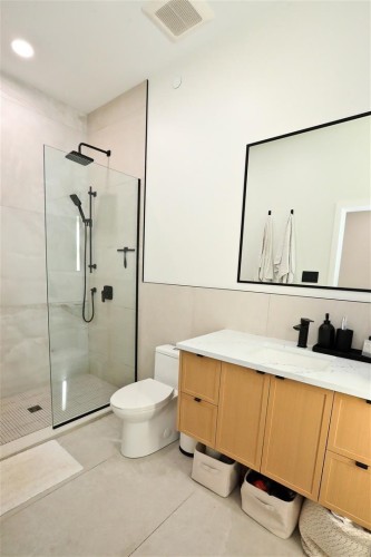 4015 Victoria Drive, Vancouver, BC 