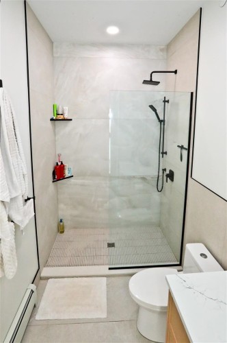 4015 Victoria Drive, Vancouver, BC 