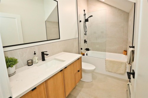 4015 Victoria Drive, Vancouver, BC 