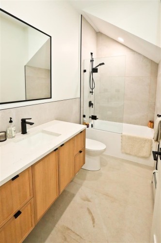 4015 Victoria Drive, Vancouver, BC 