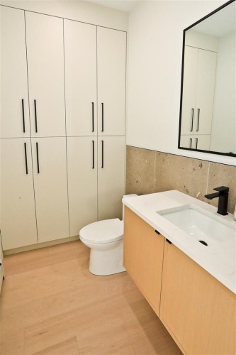 4015 Victoria Drive, Vancouver, BC 