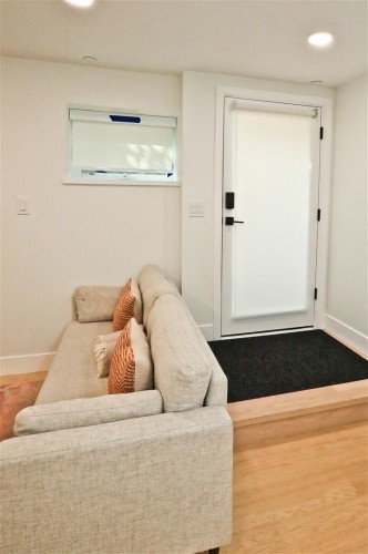4015 Victoria Drive, Vancouver, BC 
