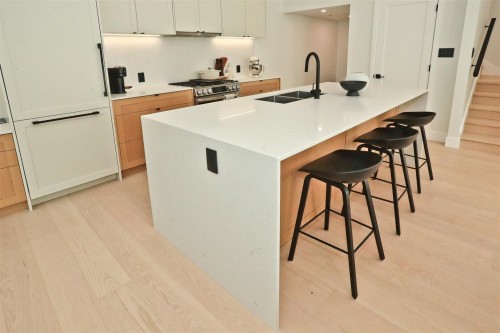 4015 Victoria Drive, Vancouver, BC 