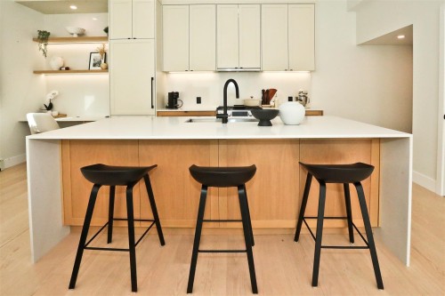 4015 Victoria Drive, Vancouver, BC 
