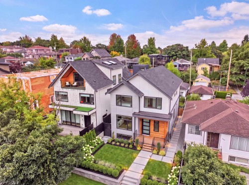 2608 4Th Avenue E, Vancouver, BC 