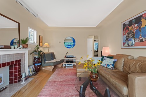 2608 4Th Avenue E, Vancouver, BC 