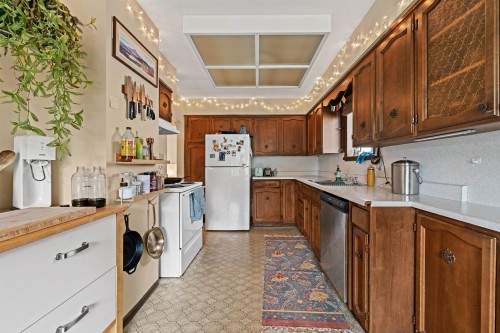 2608 4Th Avenue E, Vancouver, BC 