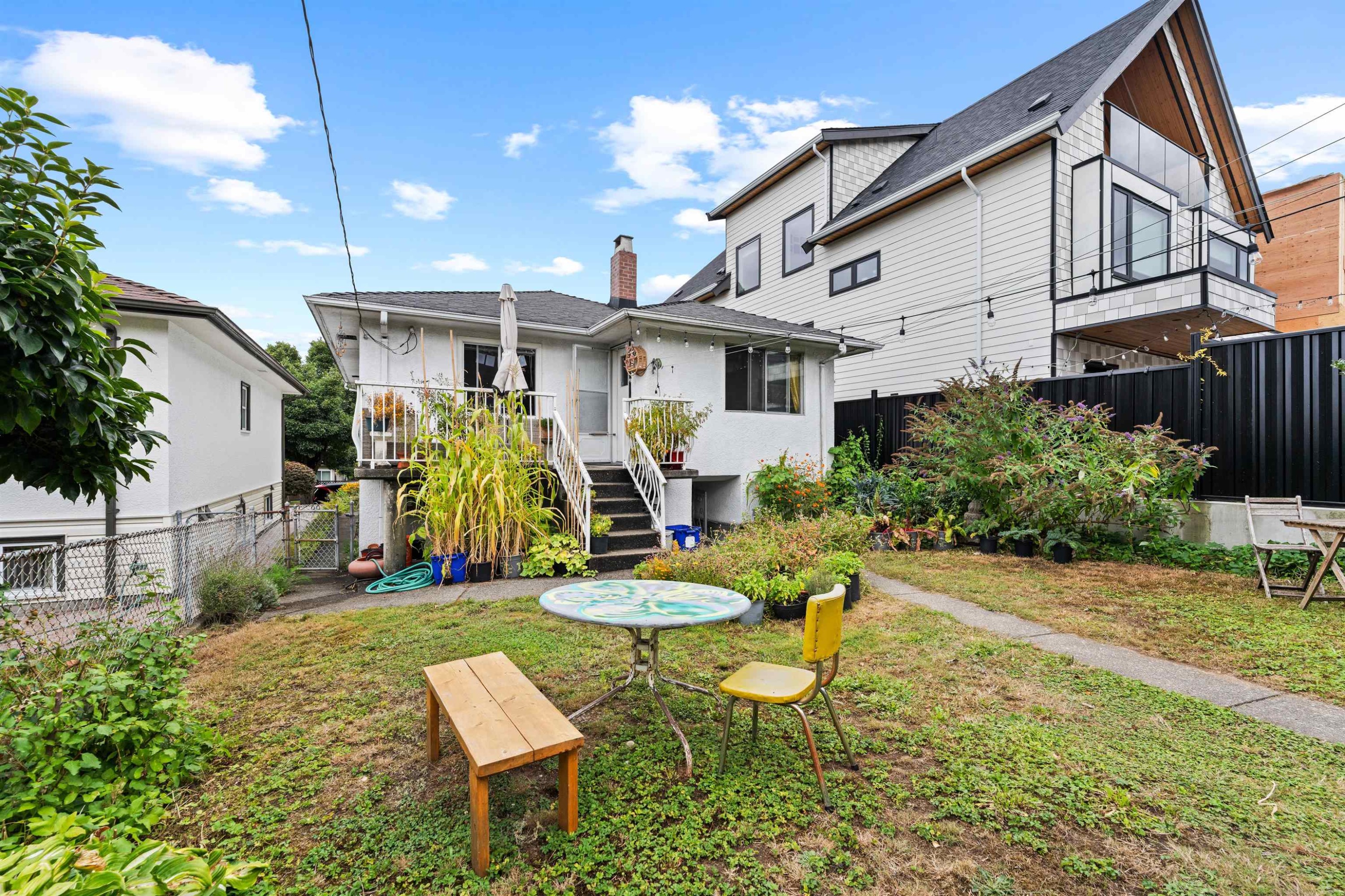2608 4Th Avenue E, Vancouver, BC