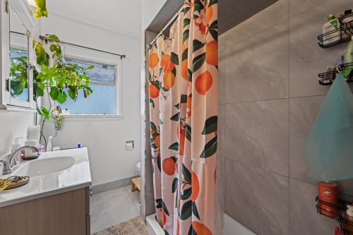 2608 4Th Avenue E, Vancouver, BC 