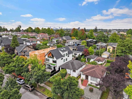 2608 4Th Avenue E, Vancouver, BC 