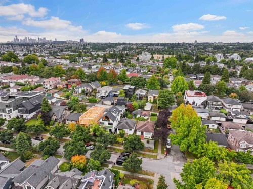 2608 4Th Avenue E, Vancouver, BC 