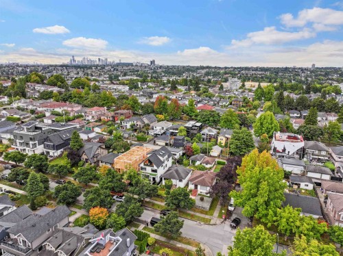 2608 4Th Avenue E, Vancouver, BC 
