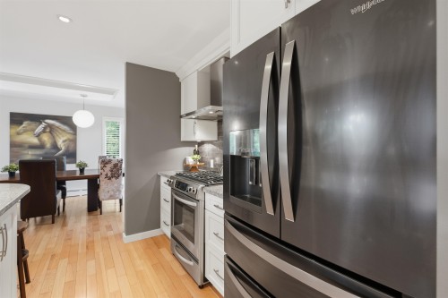 2261 Hill Drive, North Vancouver, BC 