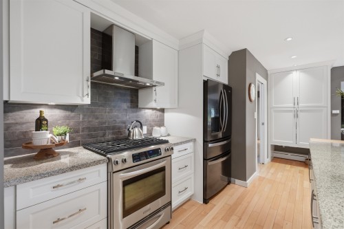2261 Hill Drive, North Vancouver, BC 