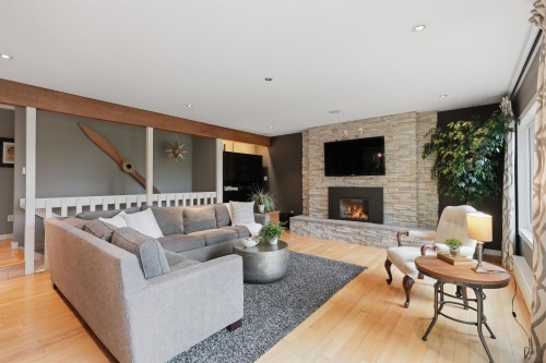 2261 Hill Drive, North Vancouver, BC 