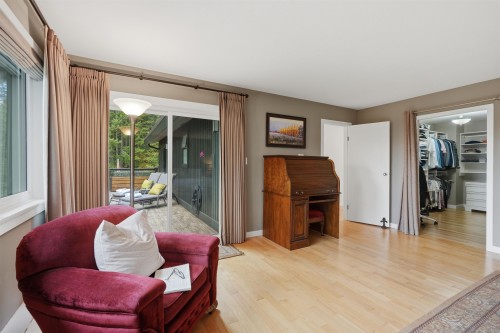 2261 Hill Drive, North Vancouver, BC 