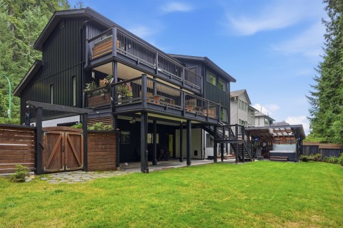 2261 Hill Drive, North Vancouver, BC 