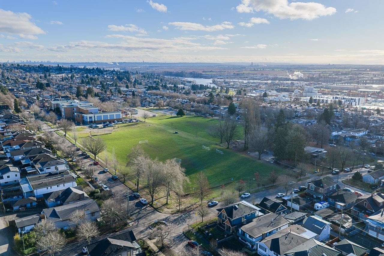 557 58Th Avenue E, Vancouver, BC
