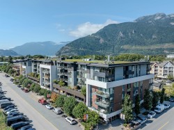 203-37881 Cleveland Avenue Squamish, BC V8B 0Z7