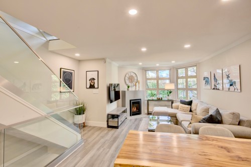 1360 8Th Avenue W, Vancouver, BC 